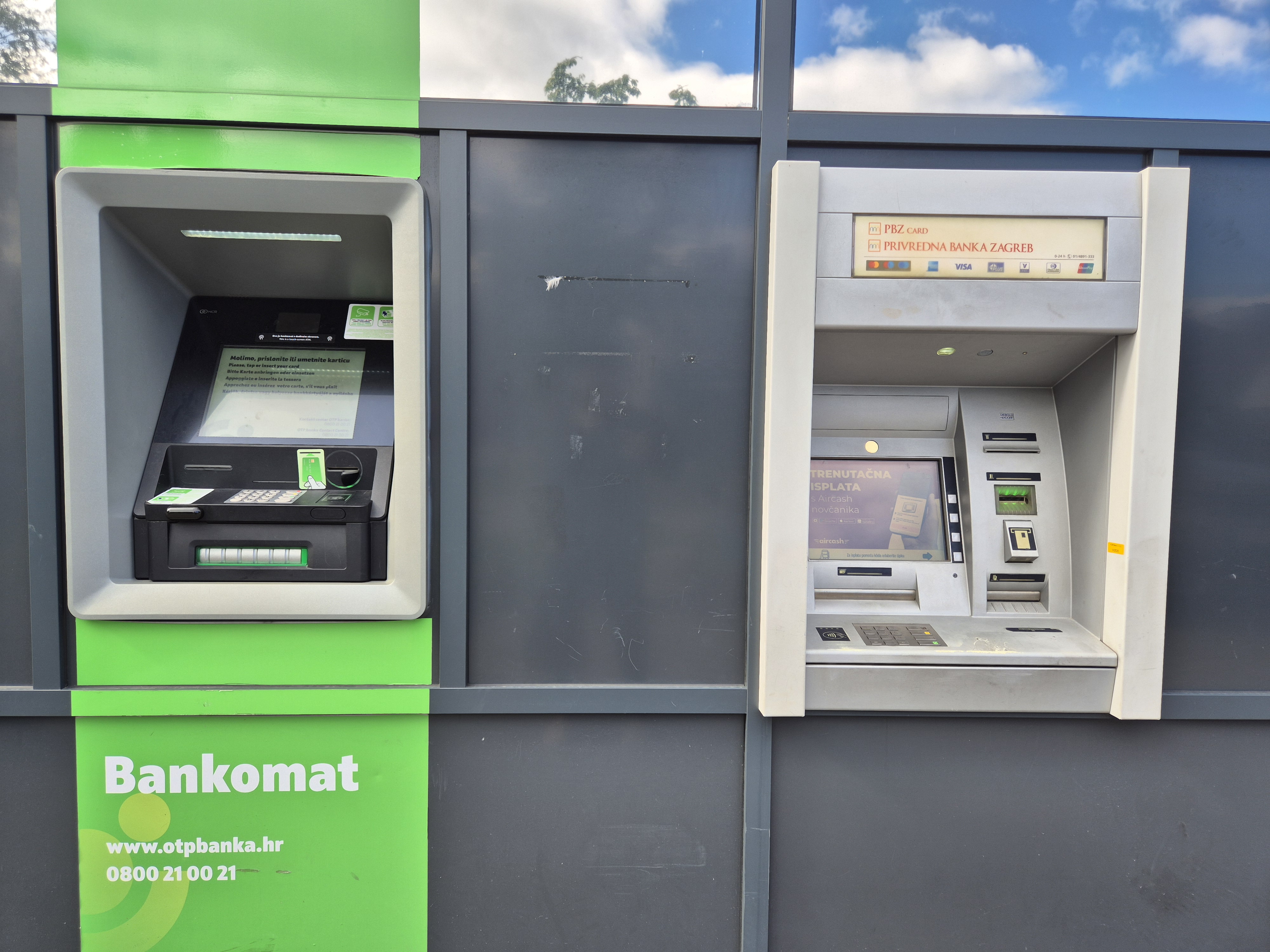 ATM.jpg