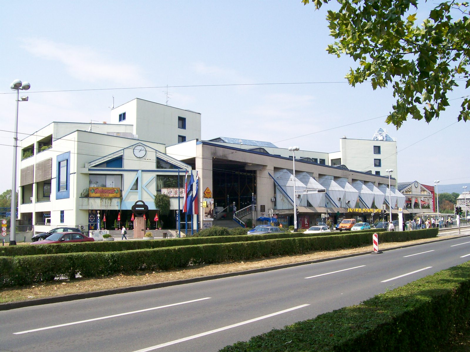 Zagreb_Main_Bus_Station.jpeg